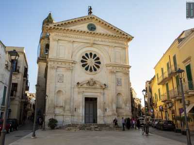 Su questo sagrato si svolgono le principali celebrazioni religiose del paese, come la processione della Madonna Addolorata, durante la festa patronale